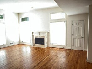 2555 Links End in Roswell, GA - Foto de edificio - Building Photo