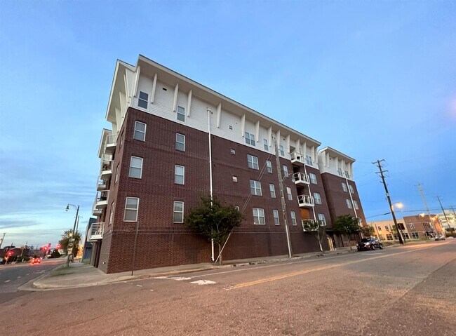 426 N Front St in Memphis, TN - Building Photo - Building Photo