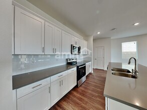 9156 Liberty Cap Ct in Las Vegas, NV - Building Photo - Building Photo