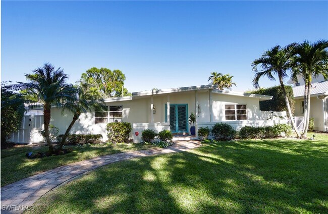 359 2nd Ave N in Naples, FL - Building Photo - Building Photo