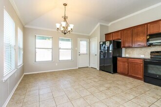 900 W Bend Blvd in Burleson, TX - Foto de edificio - Building Photo