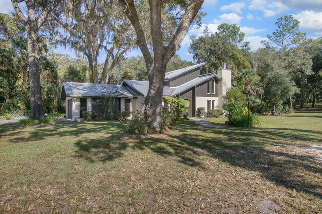 5735 Fox Hollow Rd in De Leon Springs, FL - Building Photo - Building Photo