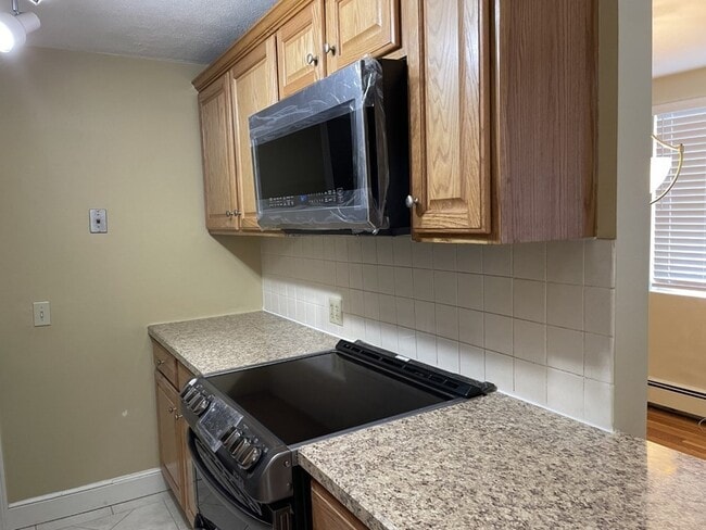 134 Emerson Gardens Rd in Lexington, MA - Building Photo - Building Photo
