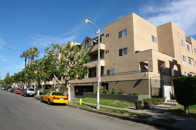 Magnolia Villas South in North Hollywood, CA - Building Photo - Building Photo