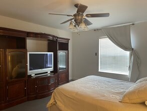 2107 Snow Falls Dr, Unit Apartment in Laredo, TX - Building Photo - Building Photo