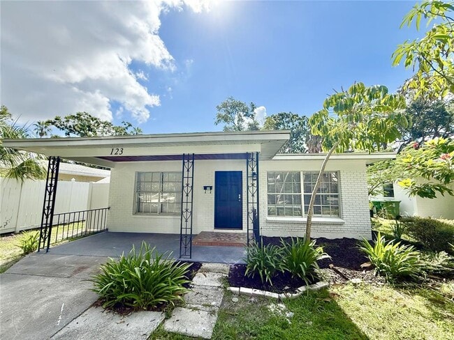 123 Bosphorous Ave in Tampa, FL - Building Photo - Building Photo