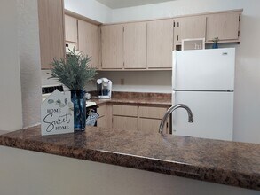 Sierra Meadows Apartments in Fresno, CA - Building Photo - Building Photo
