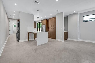 5612 Clay Ave in Austin, TX - Building Photo - Building Photo