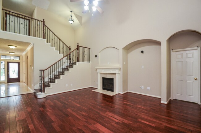 1202 Ancrum Hill Ln in Sugar Land, TX - Building Photo - Building Photo