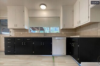 4021 Fairway Ave in Oakland, CA - Building Photo - Building Photo