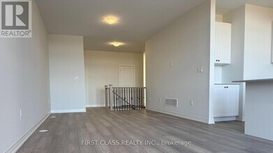 51 Harold Wilson Ln in Richmond Hill, ON - Building Photo - Building Photo