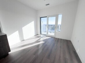 7439 Kingston Rd in Toronto, ON - Building Photo - Building Photo