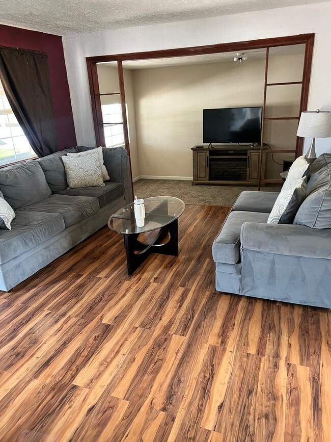 property at 1218 W Harrison Ave