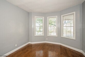 216 S 10th St-Unit -3 in Newark, NJ - Building Photo - Building Photo