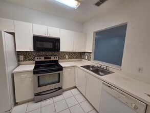 13216 Villa Vista Dr in Orlando, FL - Building Photo - Building Photo