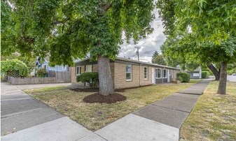 342 NW 11th St, Unit 1114 nw Harrison Blvd in Corvallis, OR - Building Photo