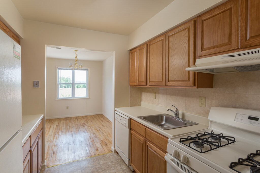 Linwood Village Apartments Verona, NJ Apartments For Rent