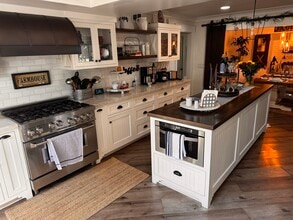 11841 Montecito Rd in Los Alamitos, CA - Foto de edificio - Building Photo