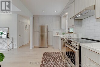 597 Conacher Dr in Toronto, ON - Building Photo - Building Photo