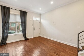 719 E Thompson St in Philadelphia, PA - Building Photo - Building Photo