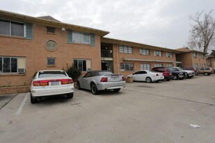 Riviera Apartments in Dallas, TX - Building Photo - Building Photo