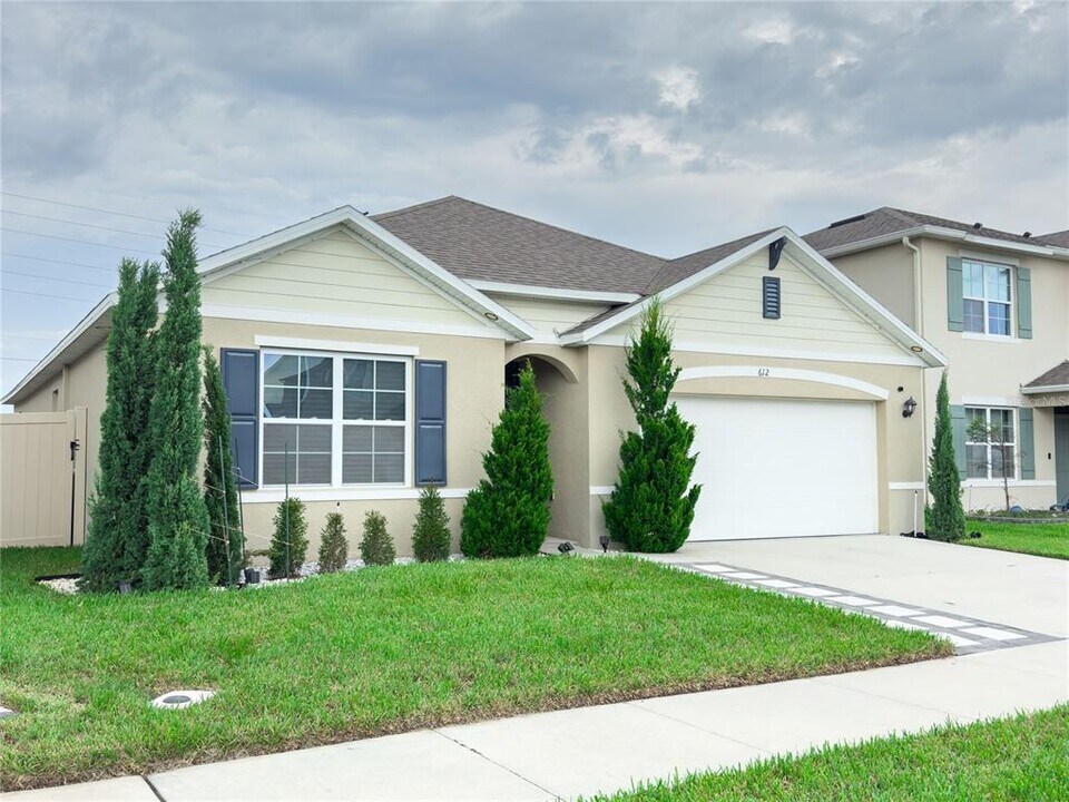 612 Talisi Lp in St. Cloud, FL - Building Photo