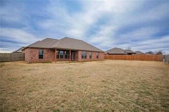 1104 Taylor Ln in Pea Ridge, AR - Building Photo - Building Photo