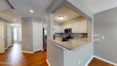 322 Sunrise Cir in Neptune Beach, FL - Building Photo - Building Photo