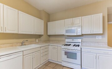 3014 Clifton Park Terrace in Baltimore, MD - Building Photo - Building Photo