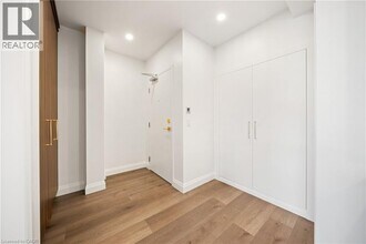 153 Main St E in Milton, ON - Building Photo - Building Photo