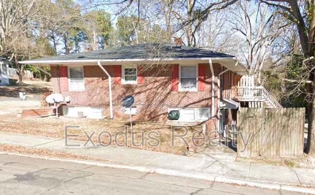 property at 322 S Gulf St