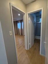 510 N Van Ness Ave, Unit 508 N. Van Ness Ave in Los Angeles, CA - Foto de edificio - Building Photo