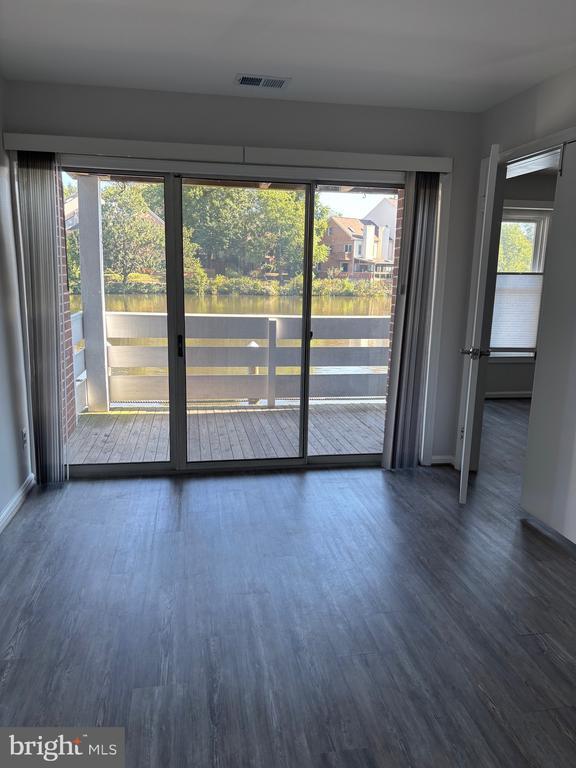 7604 Lakeside Village Dr in Falls Church, VA - Building Photo - Building Photo