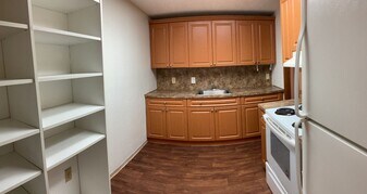 10025 S Nob Hill Cir in Tamarac, FL - Building Photo