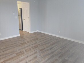 308 Heustis St in Yorkville, IL - Building Photo - Building Photo