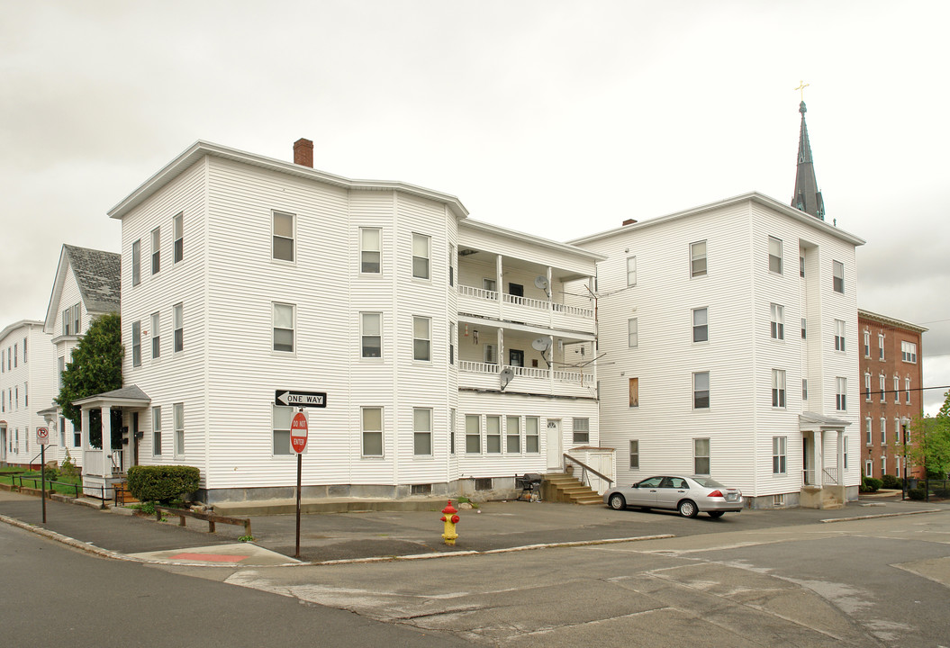 335 Dubuque St in Manchester, NH - Foto de edificio