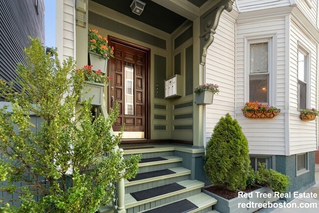 42 Washburn St, Unit 3 in Boston, MA - Building Photo - Building Photo