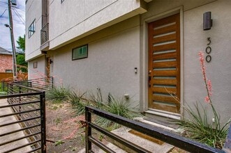 5806 Bryan Pkwy in Dallas, TX - Building Photo - Building Photo