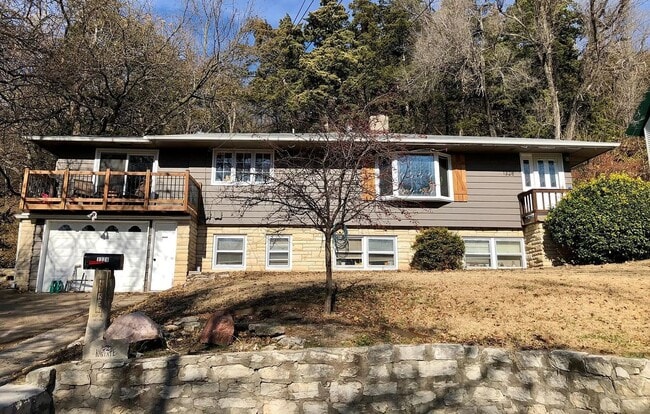 1328 N 8th St in Manhattan, KS - Building Photo - Building Photo