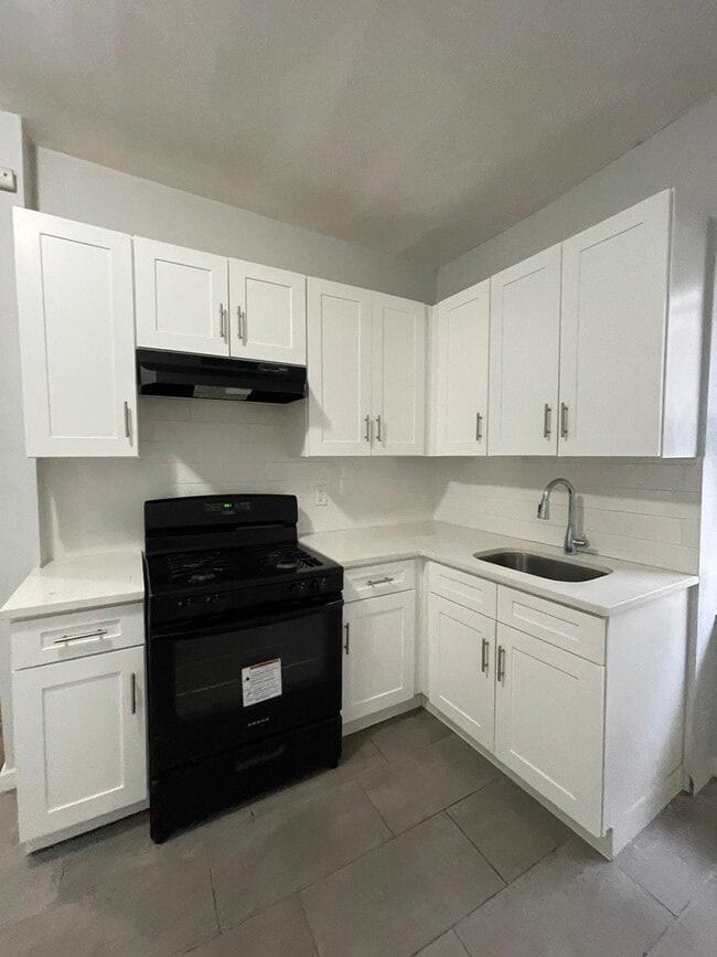 56 Summit Ave, Unit B3