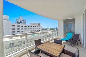 4201 Collins Ave in Miami Beach, FL - Building Photo - Building Photo