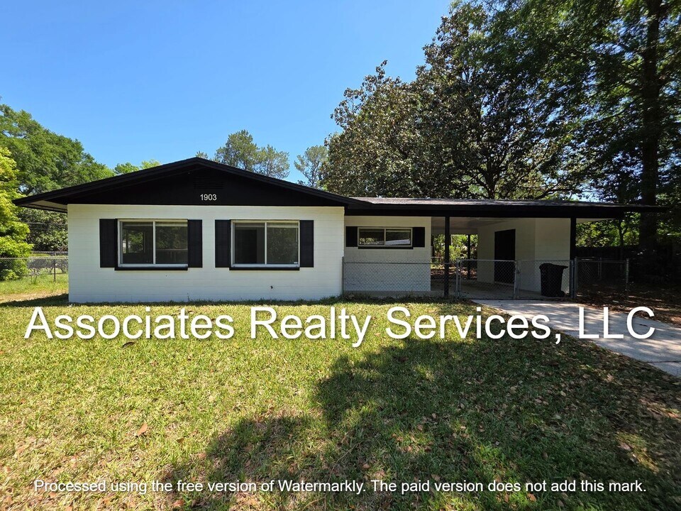 1903 NW 39th Terrace in Gainesville, FL - Building Photo