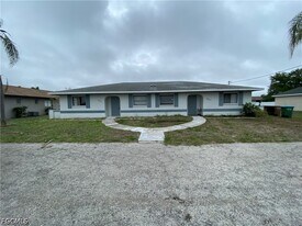 431 Hancock Bridge Pkwy in Cape Coral, FL - Building Photo