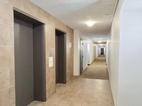 Regency Court Apartments - Kathleen in Guelph, ON - Building Photo - Building Photo
