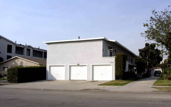 3333-3337 E 15th St in Long Beach, CA - Building Photo - Building Photo