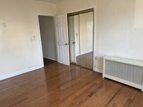 8430 124th St, Unit 2 in Kew Gardens, NY - Building Photo - Building Photo