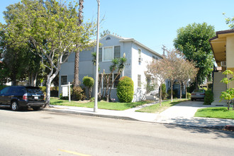 240 N Jackson St in Glendale, CA - Building Photo - Building Photo