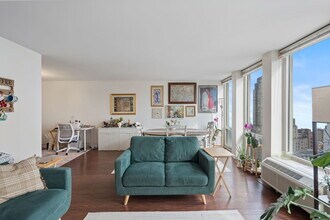 111 E Chestnut St in Chicago, IL - Building Photo - Building Photo