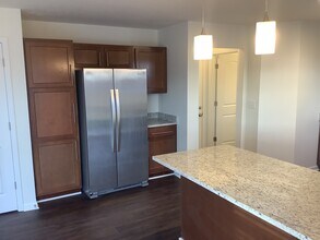 9911 Codyview Dr in Independence, KY - Foto de edificio - Building Photo