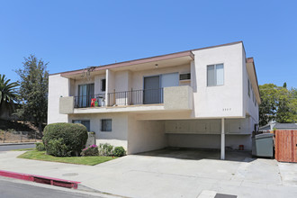 Oakhurst Apartments in Los Angeles, CA - Foto de edificio - Building Photo